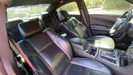  4 Dodge Charger 3.6L SXT 2019