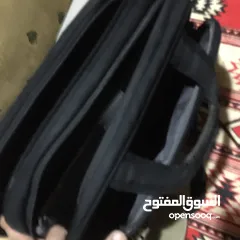  8 البيع شنطه لاب توب حاجه نضيفه وشغاله كويس