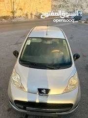  2 بيجو 107 .