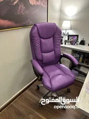  1 كرسي مكتبي جلد مريح جداا للجلسات الطويله جوده ومتانه الالوان بتحكي عن جمالها واقل سعر بالمملكه وتحدي