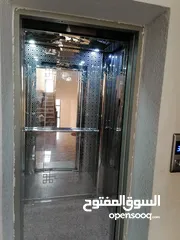  3 شقه سوبر ديلوكس للبيع مساحه 150 متر مربع لا تحتاج اي صيانه المنطقه هادئه جدا وكل الغرف مهويه جيدا ..
