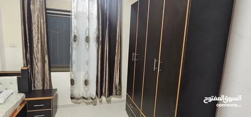  1 شقة للاجار لطالبات فقط
