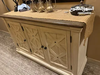 1 بوفيه من اشلي