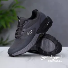  4 حذاء رياضي عملي وأنيق