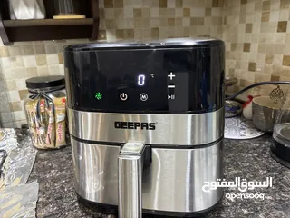 9 Geepas digital air fryer /model No. GAF37510