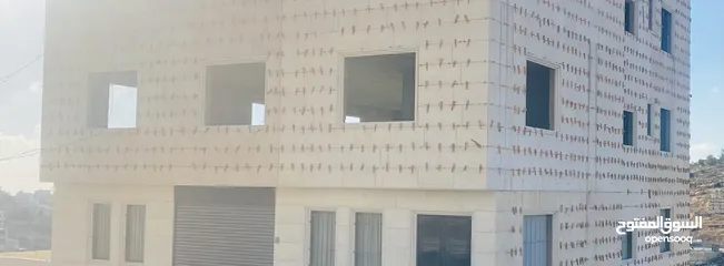  5 شقق سكنية فاخرة للبيع في الخليل – عقبة تفوح  مساحة واسعة 226م  الطابق الاول و الطابق الثاني للبيع