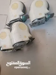  4 عجال سرير أو طاوله