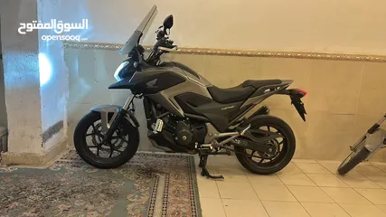  8 للبيع مضخم و سيكل هوندا Nc750x