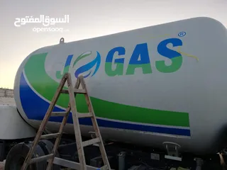  13 تصميم وتنفيذ الارمات بكل انواعها وطباعه وتلزيق الستكر والسي ثرو
