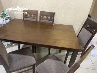  1 طاوله طعام 6 اشخاص