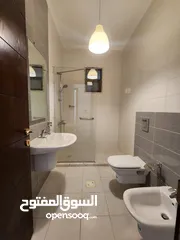 5 شقة فارغة للبيع بين الدوار الرابع و الخامس - ref: 14595