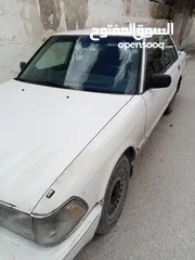  4 للبيع سياره تيوتا كراون