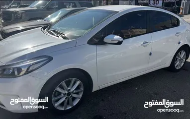  1 كيا k3 2018 للبيع بداعي السفر كيا لون ابيض موديل 2018 بحالة ممتازة للبيع المستعجل كاش