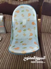  4 عربات و كراسي