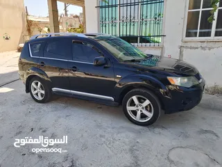  1 جيب متسوبيسي 4*4  7مقاعد سعر لقطه