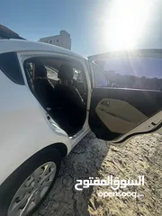  3 كيا برايد 2014  لون ابيض السيارة ماشا لله مش ناقصها شيء  ماطور 1400  4 غيار السيارة البيع فقط كاش.