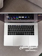  6 Apple Macbook pro i7