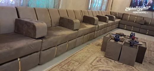  9 مجلس خليجى تفصيل بحال الوكاله للبيع فى اربد 34 مقعد بغطى 21 متر طولى