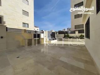  11 شقة ارضية مع حديقة للبيع في حي الصحابة بمساحة بناء 210م