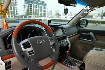  10 Toyota Land Cruiser VXR 5.7