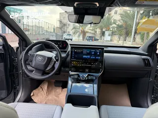  6 Toyota Bz4x 2023 AWD الكهربائية بالكامل  Full electric   كفاله الخياط  عداد صفر  Zero Mileage