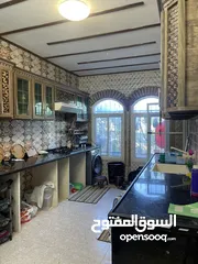 14 بيت مستقل للبيع