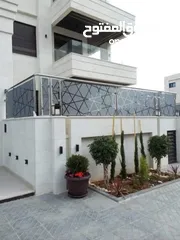  5 اعمال زجاج وسكريت