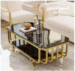  1 طاولات مجالس ذات تصميم عصري ومبتكر مما يضيفي لمسة من الفخامة والأناقة.