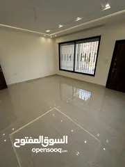 15 شقه ارضيه جديده مع تراس و كراج لم تُسكن بعد للبيع