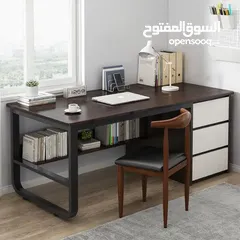  10 مكتب فاخر بتصميم عصري أنيق   سطح خشبي متين بلون داكن فاخر يعطي لمسة فخامة