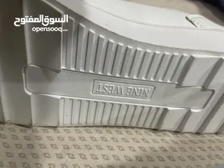  8 بوتين جداد مقاس 39 من ماركة Nine West