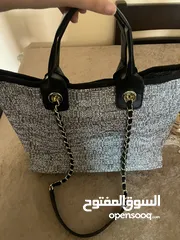  2 حقيبة شانيل رمادي أصلي مختومة