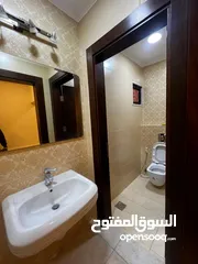  19 شقة فارغة - ام السماق - 3نوم 1ماستر - ارضية - ترسات خارجية - موقع مميز