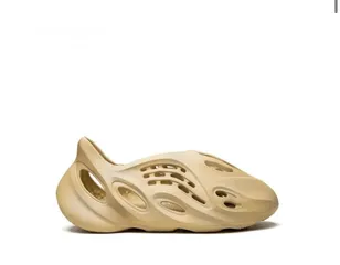  1 Adidas Yeezy Foam Runner 'Desert Sand'