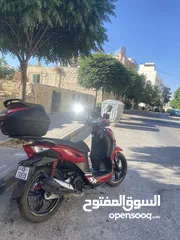  12 سكوتر 200cc SYM قوي جدا اخو الجديد استعمال خفيف بكافة الاضافات سعر حرق