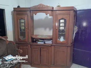  4 بوفيه خشب بحالة جيدة