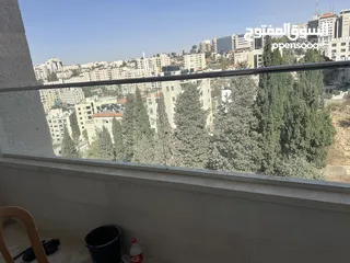  1 شقه فارغة للايجار لم تسكن من قبل وسط رام الله قرب الكليه الاهليه وشارع ركب