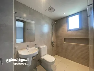  19 فيلا فخمة للبيع في ديار المحرق مفروش /  Luxurious villa for sale in Diyar Al Muharraq, furnished