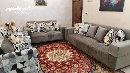  1 طقم كنب للجلوس او الضيوف
