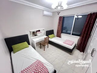  9 شقة كبيره ومميزة في ارقى منطقة في ضاحية الرشيد (مع جاكوزي)
