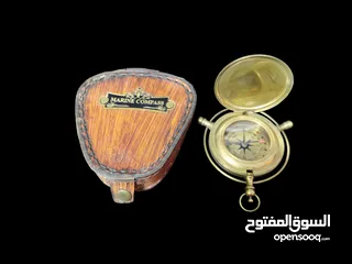  5 بوصله نحاس قديمه ومميزه بالعلبه الجلديه