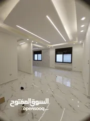  3 ام السماق 210م بسعر مغري