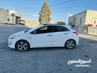  5 هونداي i30 2013 فل الفل مش ناقصها اشي بالصلاه على النبي السيارة جديده ولعبه