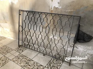  3 شباك المنيوم مع شبك حماية
