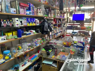  10 بضاعه مكتبه للبيع والمحل للإيجار