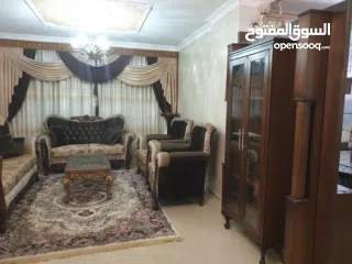  1 شقة مفروشة للبيع / بيرزيت / مقابل الجامعة