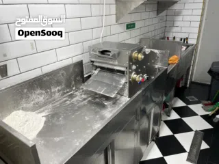  8 للبيع مطعم سوري متكامل في موقع مميز بعجمان