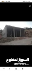  4 مخازن وأرض للبيع بسعر مغري