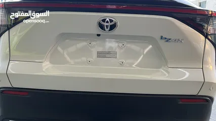  27 TOYOTA BZ4X 2023