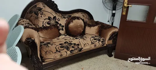  1 طقم صالون مستعمل بحال ممتازه جدا